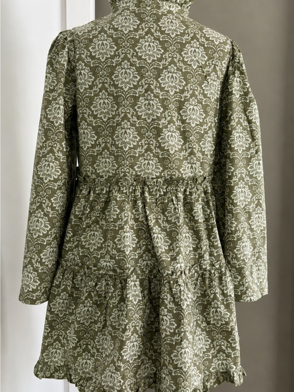 Hyacinth House Russell Mini Dress Olive Floral S NWT Tuckernuck - Picture 3 of 11